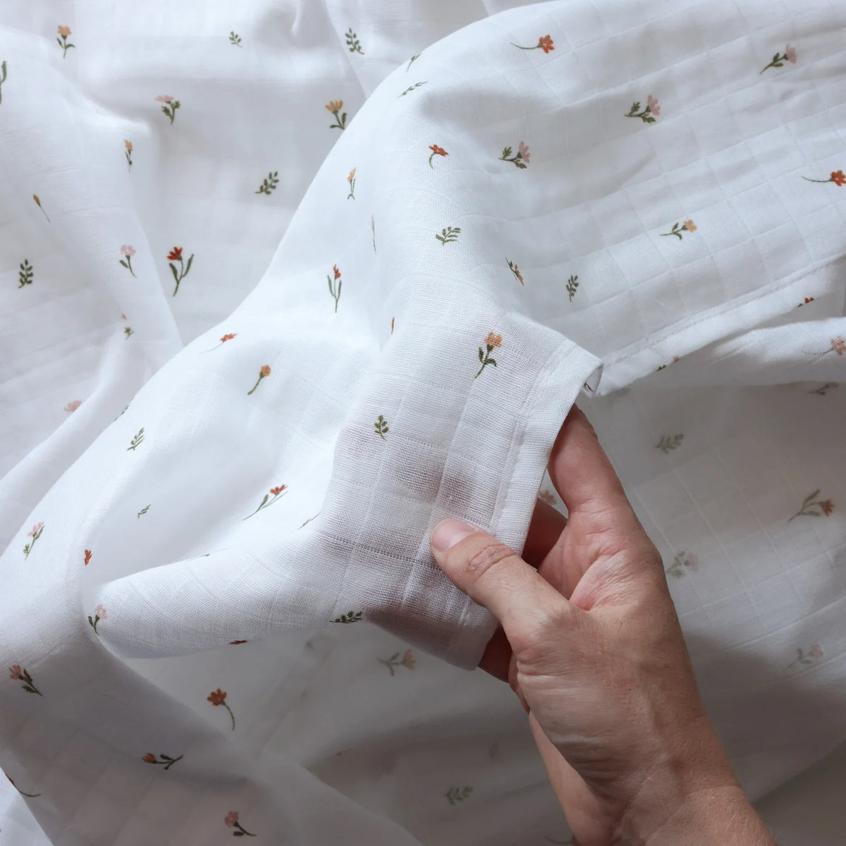 Muslin Swaddle - Cream Floral