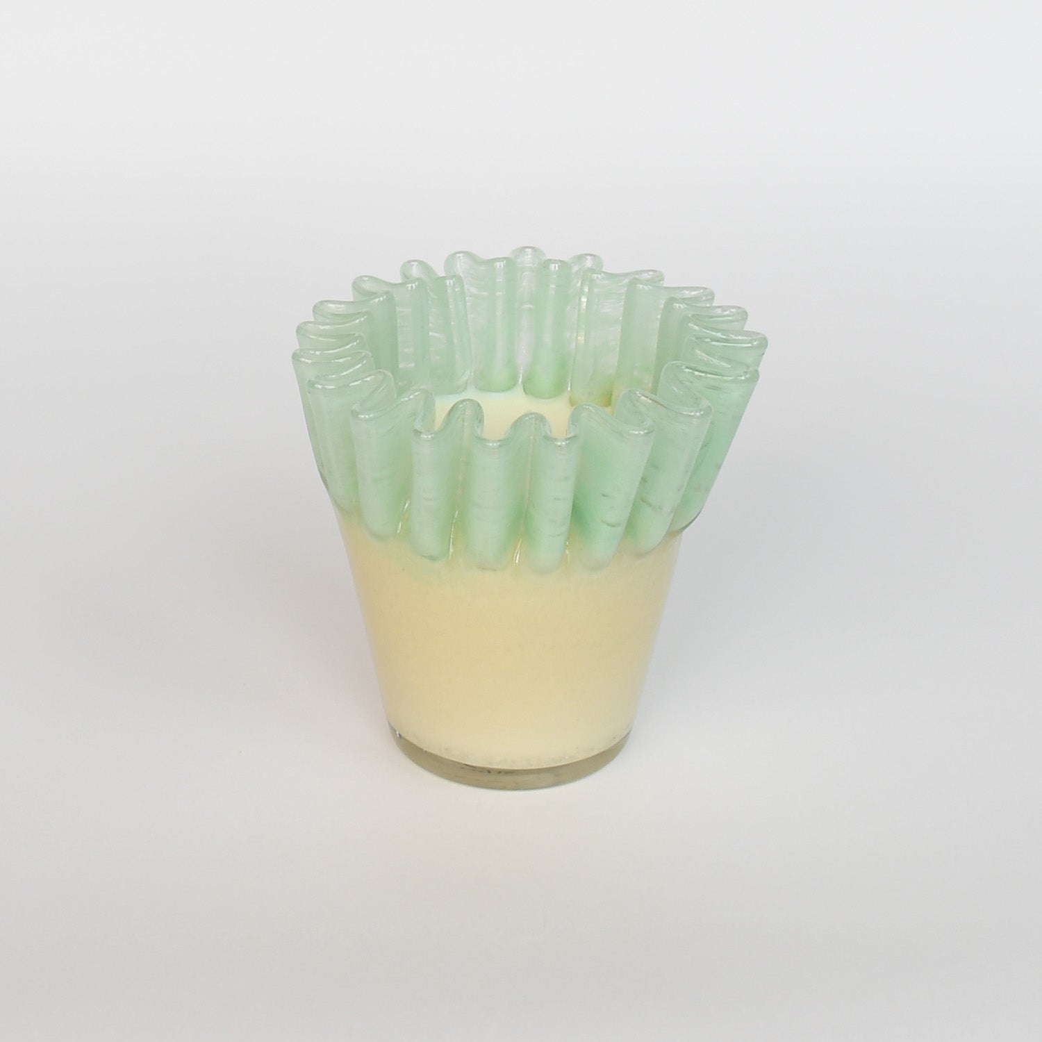 Kiki Candle Petal Dynasty