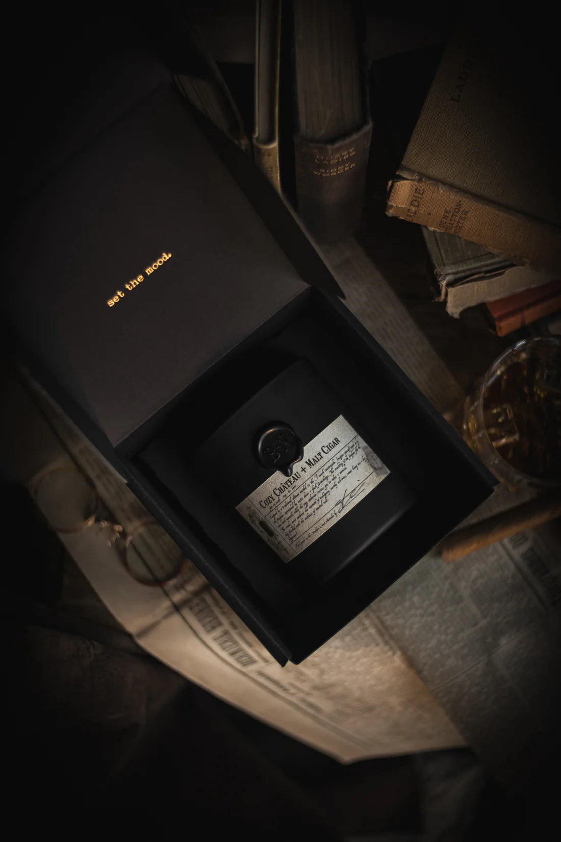 Cozy Château + Malt Cigar Soy Wax Candle 330g